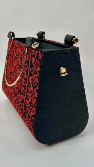 BAG WITH GOLD HANDLE image 3
