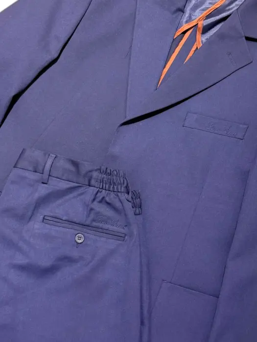 Loropiana wool suit image 2
