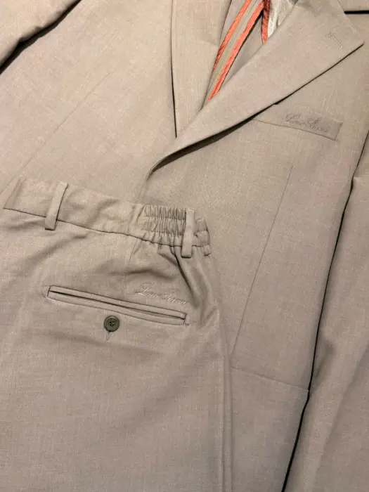 Loropiana wool suit image 2