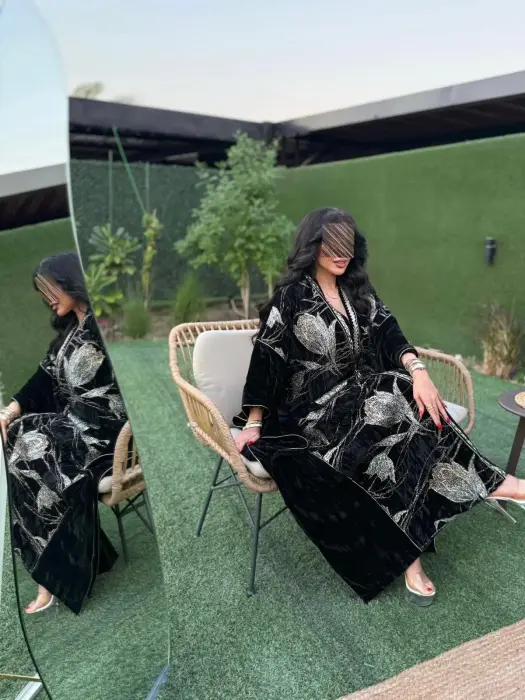 الفاخرة اسود image 4