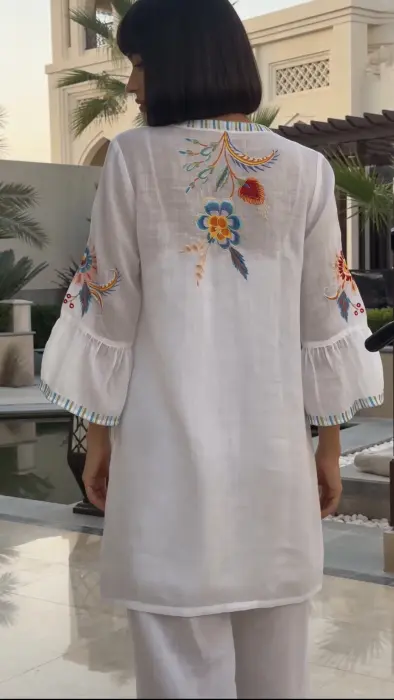 JOELLE BLOUSE image 2