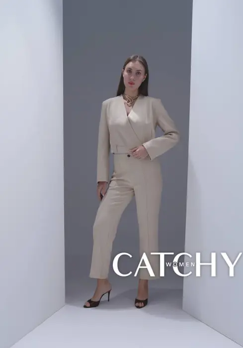 Classic Set - Cropped Blazer & High-Waisted Trousers image 6