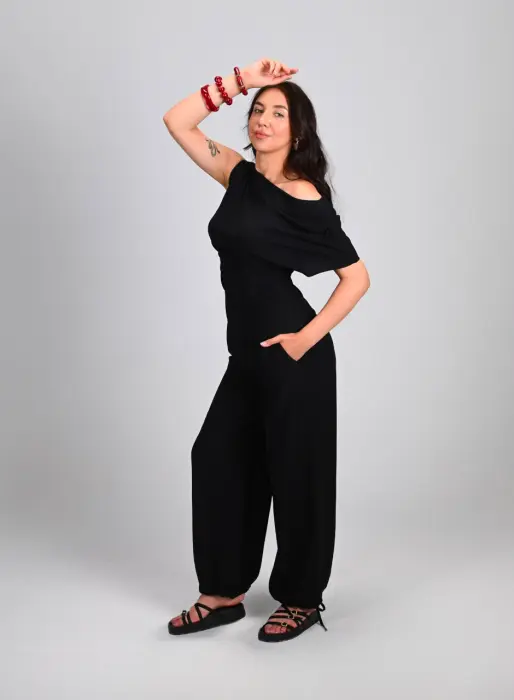 Elegant Linen Set - Off-Shoulder Chic image 4