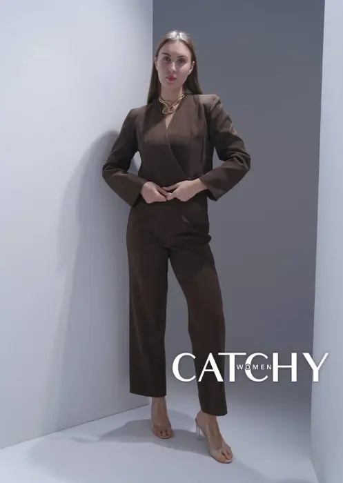 Classic Set - Cropped Blazer & High-Waisted Trousers image 7