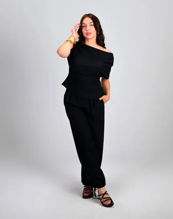 Elegant Linen Set - Off-Shoulder Chic image 3