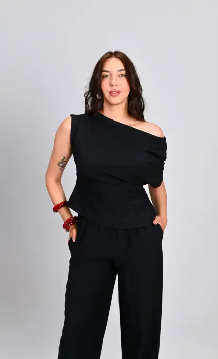 Elegant Linen Set - Off-Shoulder Chic image 0