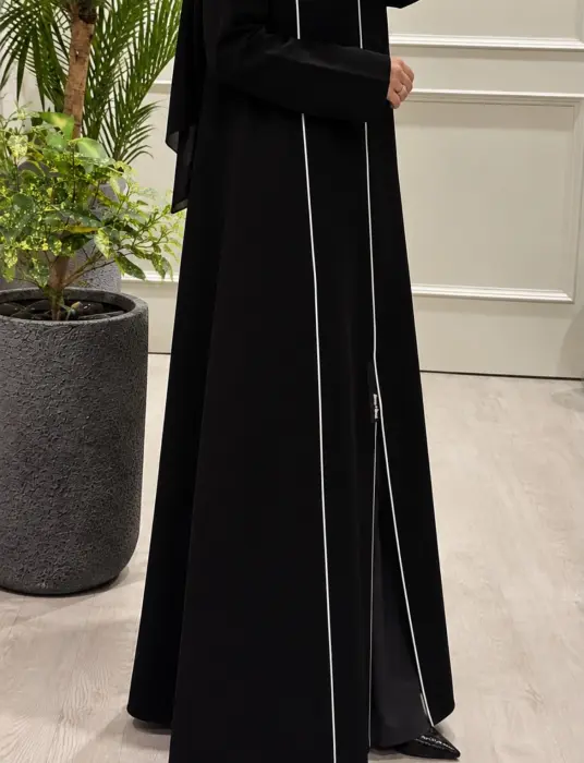 Dignity khawla abaya image 1