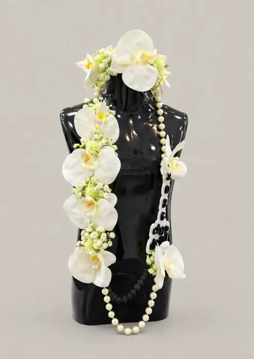  Luxury Orchid Floral Lei with Pearls & Name Brooch image 0