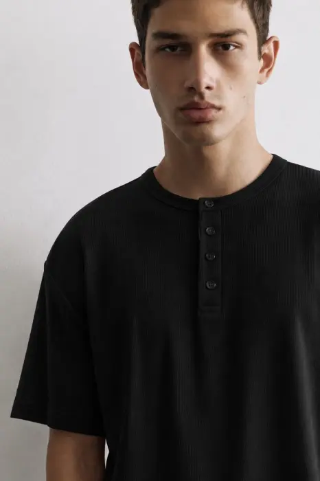 HENLEY BASIC T-SHIRT  image 2