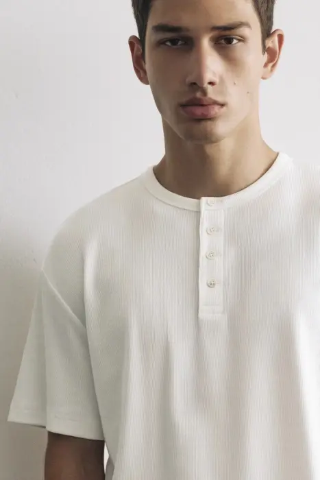 HENLEY BASIC T-SHIRT  image 4
