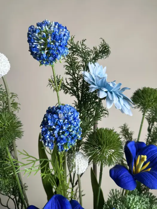 بشارة زرقاء image 1