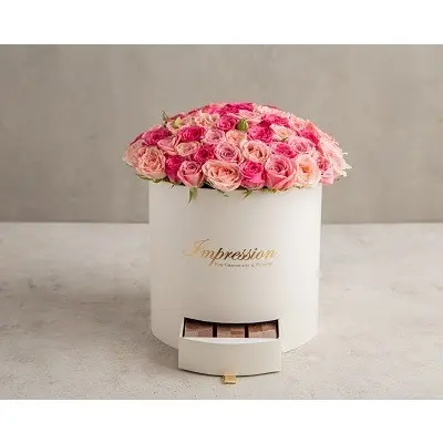 بوكس أبيض مع مكس بيبي روز image 0