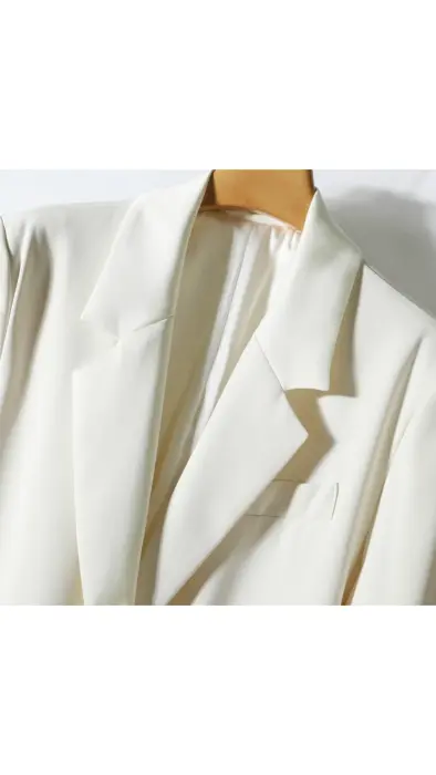 Blazer Combined with Contrast Satin Double Layer (Buttonless) image 3