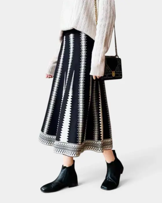 Mid-Length Geometric Striped Knit Skirt / Free Size image 1