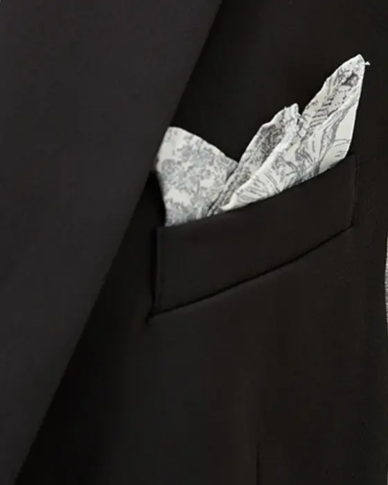Mid‑Length Vest with Two Unique Buttons image 7