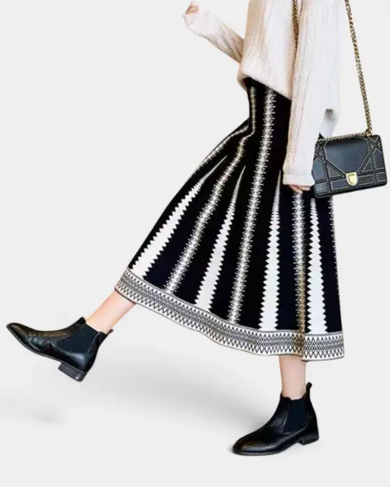 Mid-Length Geometric Striped Knit Skirt / Free Size image 2