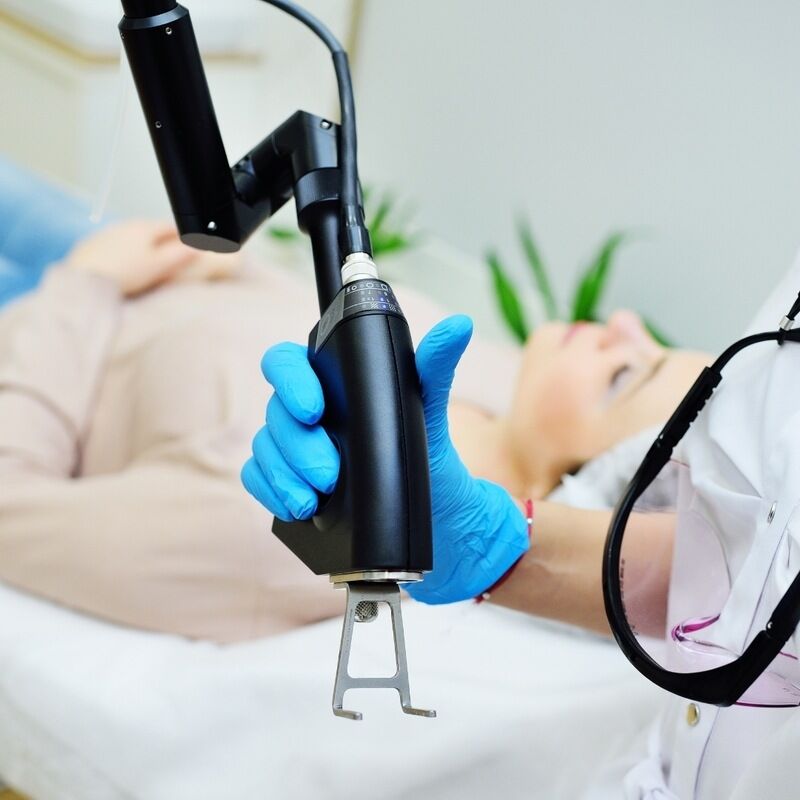 خدمات العناية بالبشرة والليزر