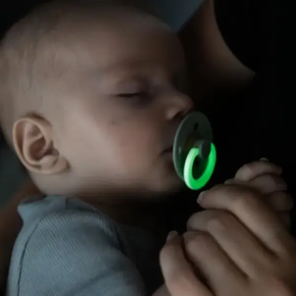 BIBS Pacifiers Glow in the Dark – Sage image 3